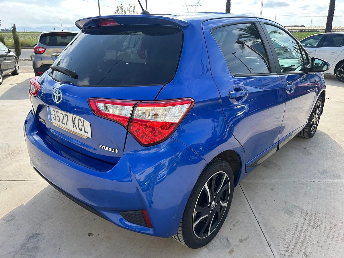 TOYOTA YARIS ADVANCE 1.5 HYBRID AUTO SPANISH LHD IN SPAIN 35000 MILES 2017